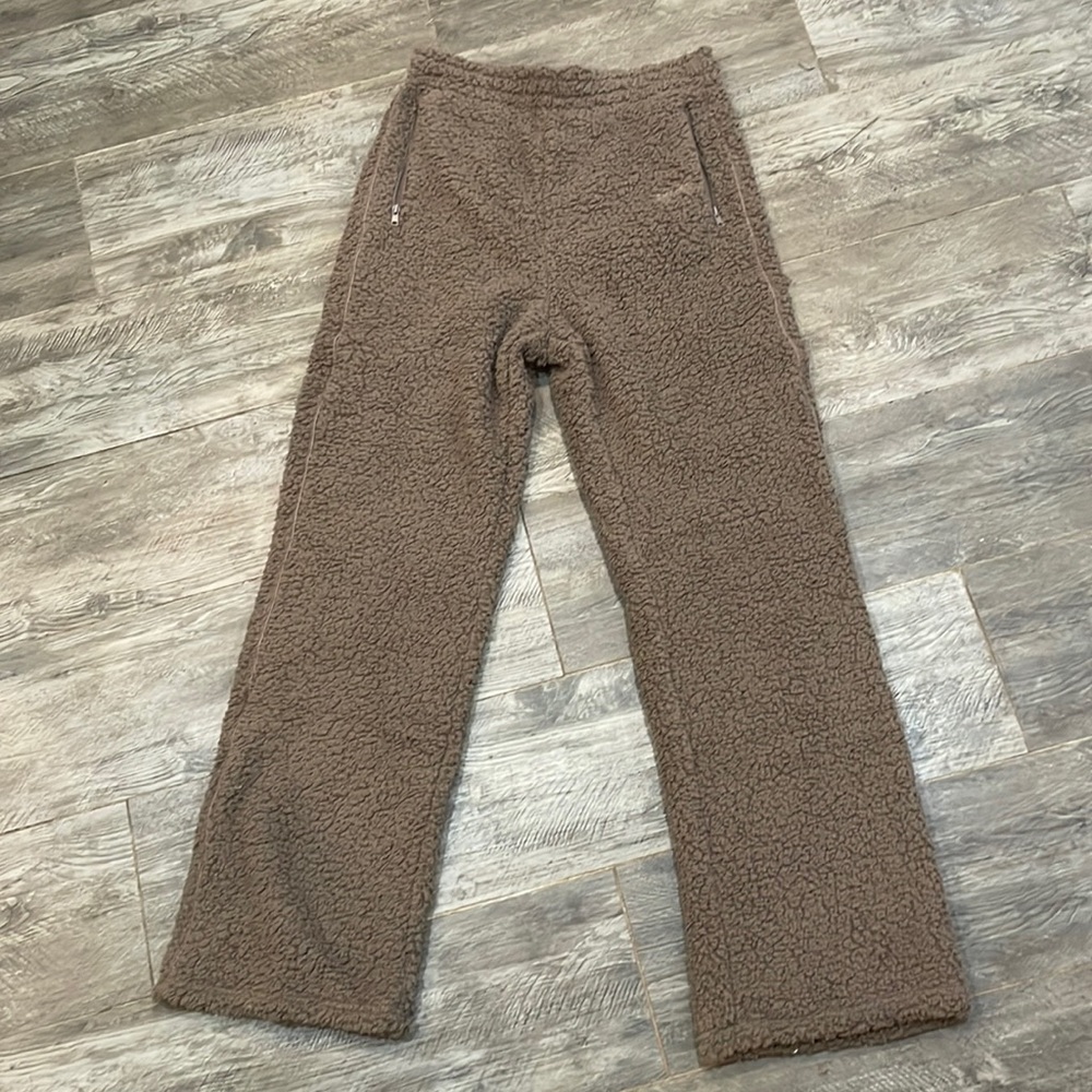 NWT SKIMS Sherpa Track Pant